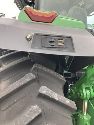 Image of John Deere 8R 310 equipment image 4
