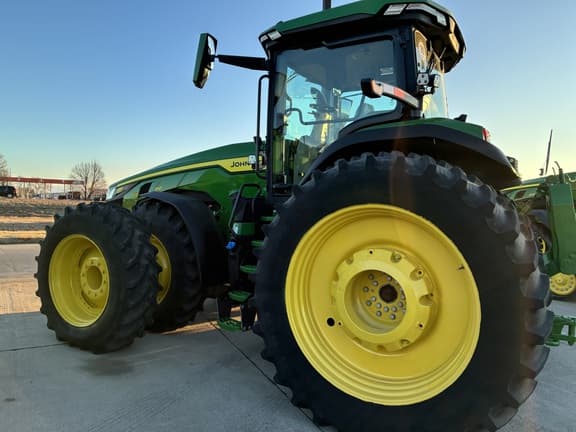 Image of John Deere 8R 310 equipment image 2