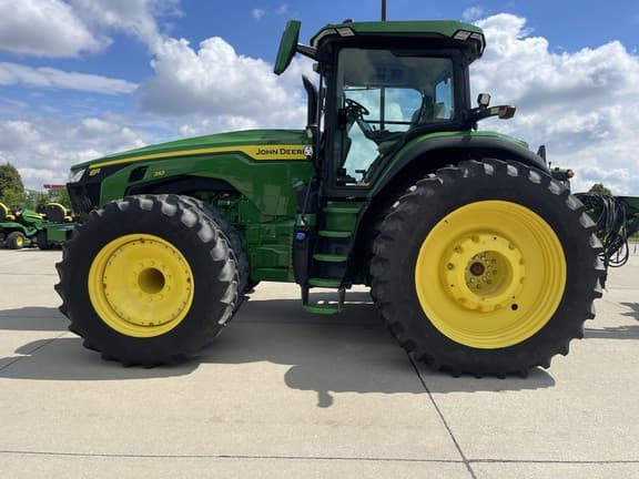 Image of John Deere 8R 310 equipment image 4