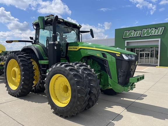 Image of John Deere 8R 310 equipment image 3