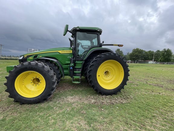 2023 John Deere 8R 310 Equipment Image0