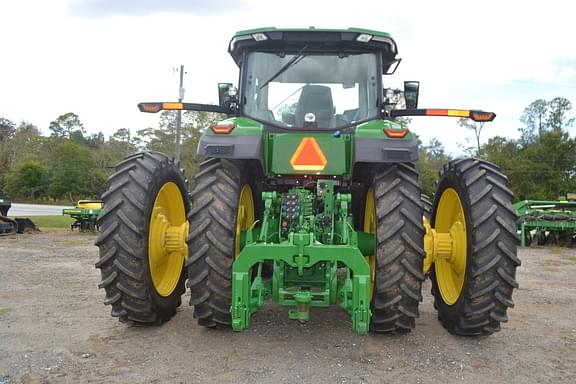 Image of John Deere 8R 310 equipment image 3