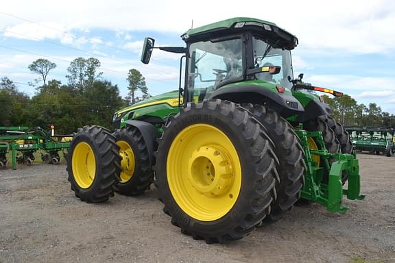 Image of John Deere 8R 310 equipment image 4