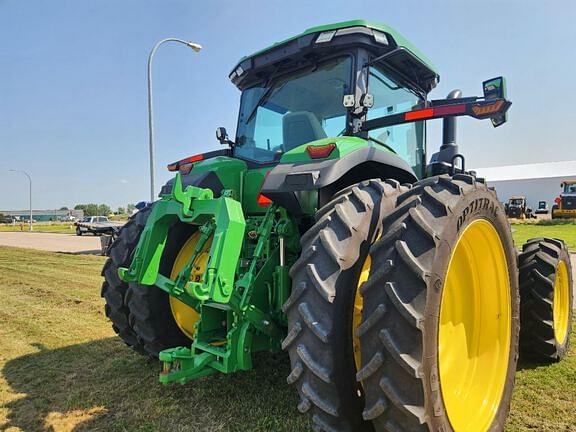 Image of John Deere 8R 310 equipment image 2