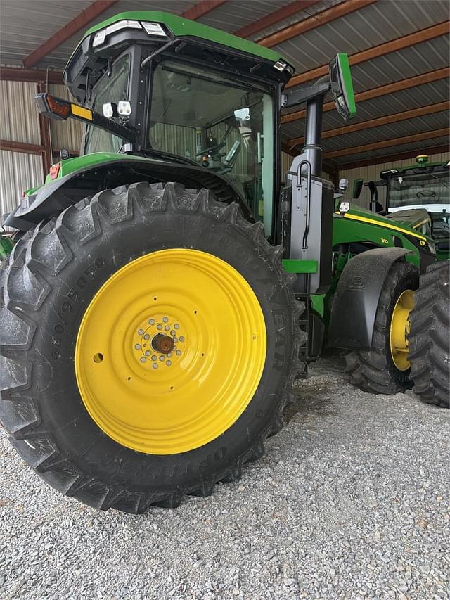 Image of John Deere 8R 310 equipment image 3