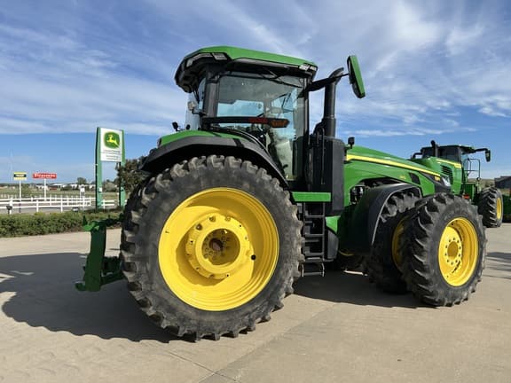 Image of John Deere 8R 310 equipment image 4