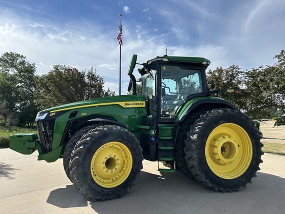 2023 John Deere 8R 310 Equipment Image0