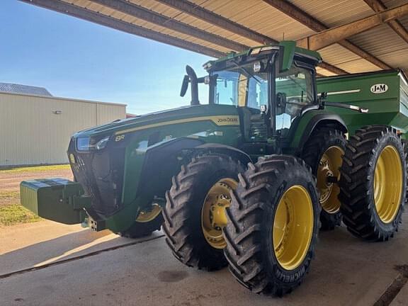 Image of John Deere 8R 310 equipment image 3