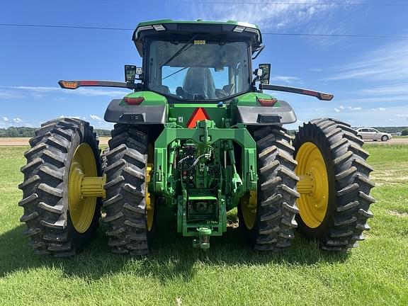 Image of John Deere 8R 310 equipment image 4