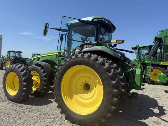 Image of John Deere 8R 310 equipment image 4