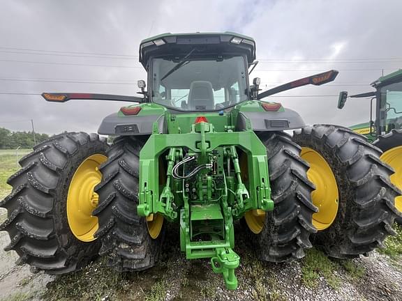 Image of John Deere 8R 310 equipment image 4