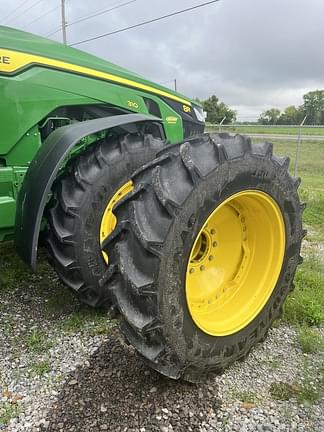 Image of John Deere 8R 310 equipment image 4