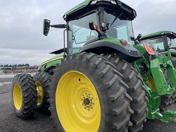 Image of John Deere 8R 310 equipment image 2