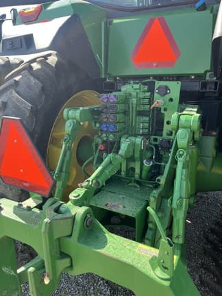 Image of John Deere 8R 310 equipment image 4