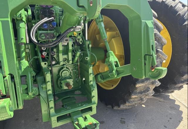Image of John Deere 8R 310 equipment image 3