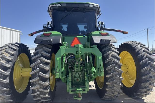 Image of John Deere 8R 310 equipment image 2