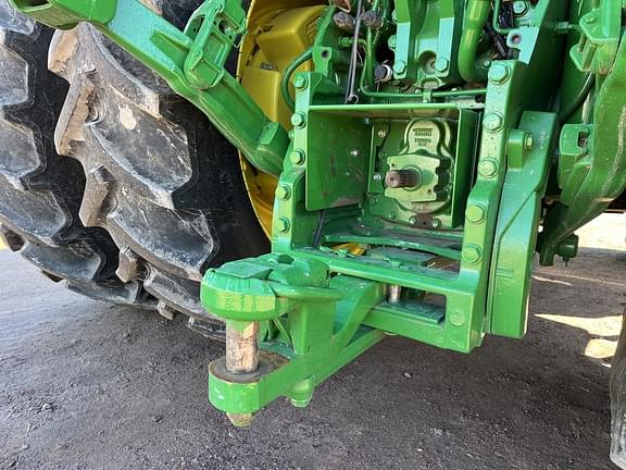 Image of John Deere 8R 310 equipment image 4