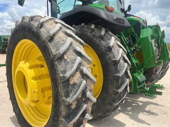 Image of John Deere 8R 310 equipment image 3