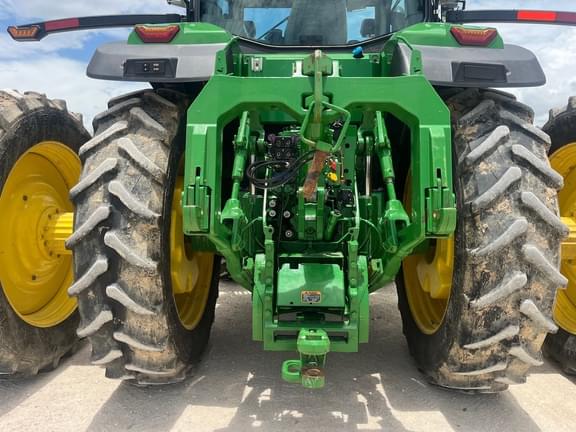 Image of John Deere 8R 310 equipment image 2