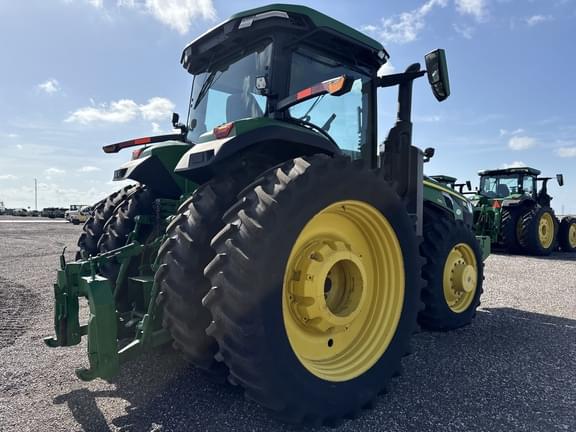 Image of John Deere 8R 310 equipment image 3