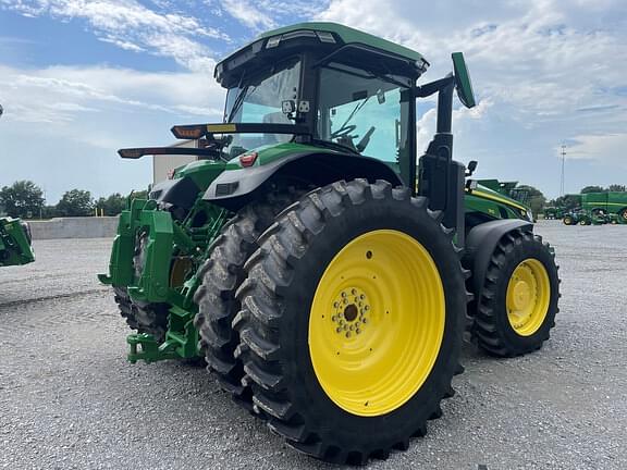 Image of John Deere 8R 310 equipment image 4