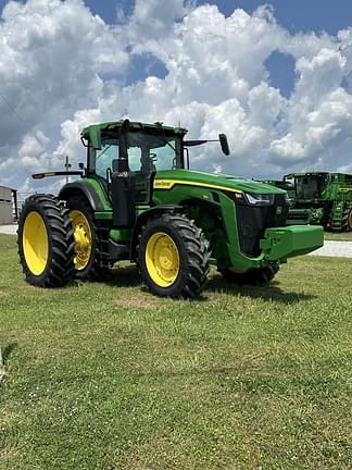Image of John Deere 8R 310 equipment image 2