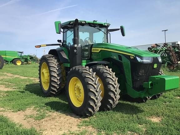 Image of John Deere 8R 310 equipment image 2