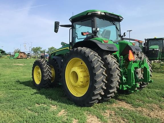 Image of John Deere 8R 310 equipment image 3