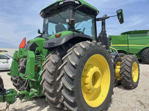 Image of John Deere 8R 310 equipment image 4