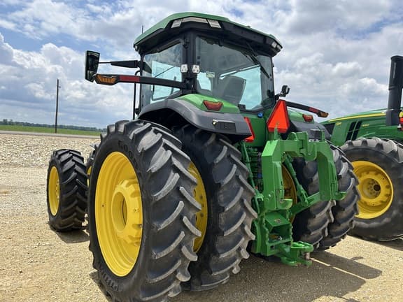 Image of John Deere 8R 310 equipment image 4