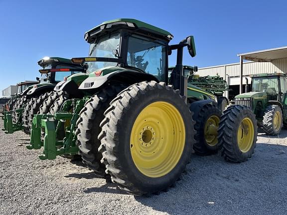 Image of John Deere 8R 310 equipment image 3