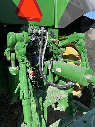 Image of John Deere 8R 310 equipment image 4