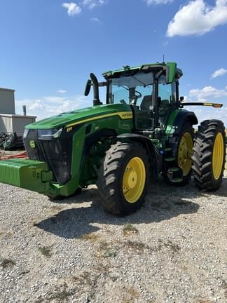 Image of John Deere 8R 310 equipment image 2