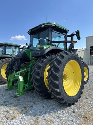 Image of John Deere 8R 310 equipment image 4