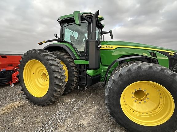 Image of John Deere 8R 310 equipment image 4