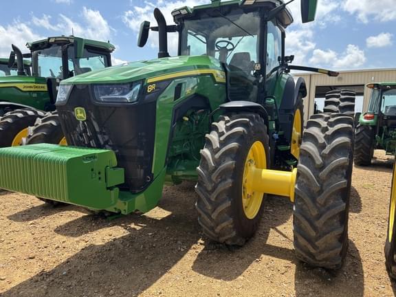 Image of John Deere 8R 310 equipment image 3