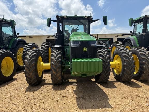 Image of John Deere 8R 310 equipment image 2