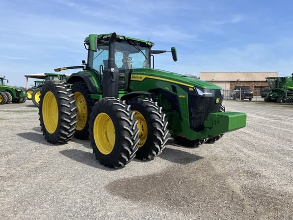 Image of John Deere 8R 310 equipment image 2