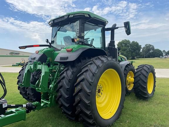 Image of John Deere 8R 310 equipment image 4