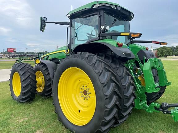 Image of John Deere 8R 310 equipment image 3