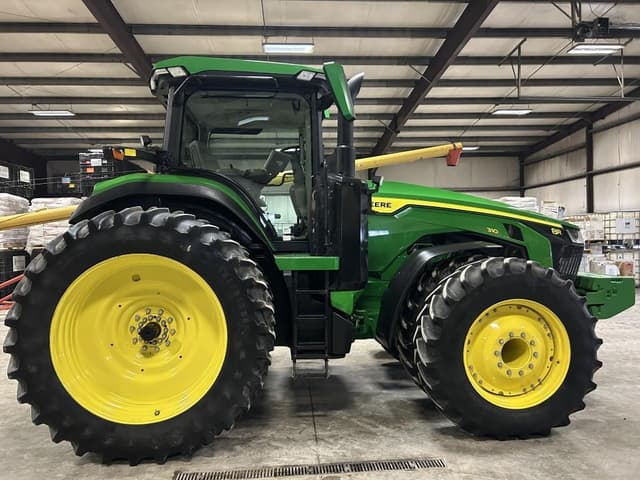 Image of John Deere 8R 310 equipment image 3