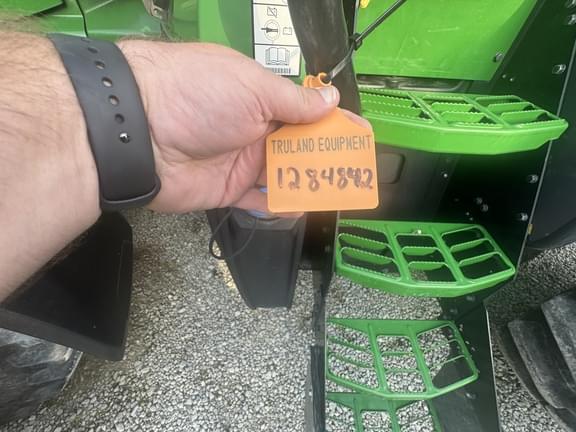 Image of John Deere 8R 310 equipment image 4