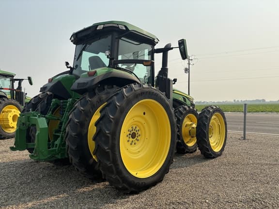 Image of John Deere 8R 310 equipment image 4