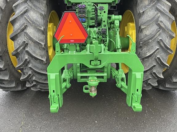 Image of John Deere 8R 310 equipment image 3