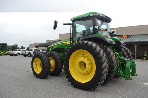 Image of John Deere 8R 310 equipment image 4