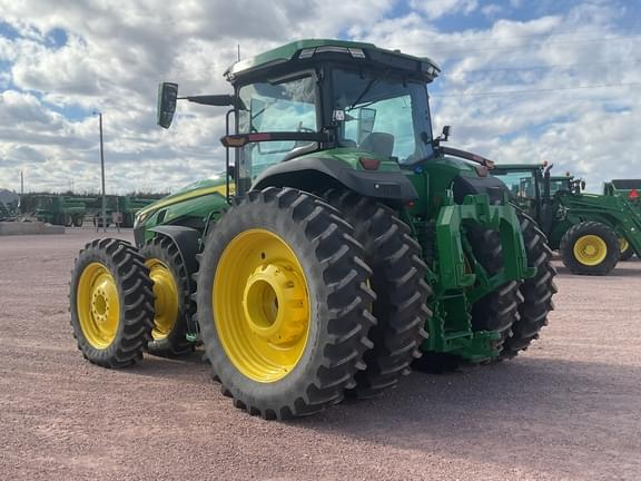 Image of John Deere 8R 310 equipment image 4