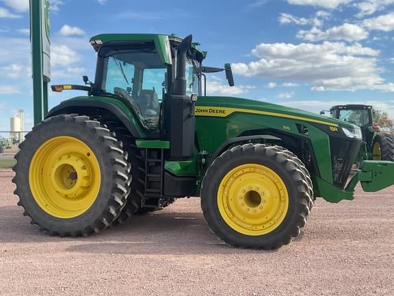 Image of John Deere 8R 310 equipment image 3