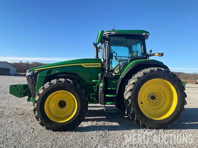 Image of John Deere 8R 310 equipment image 1