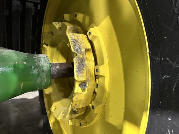 Image of John Deere 8R 340 equipment image 4