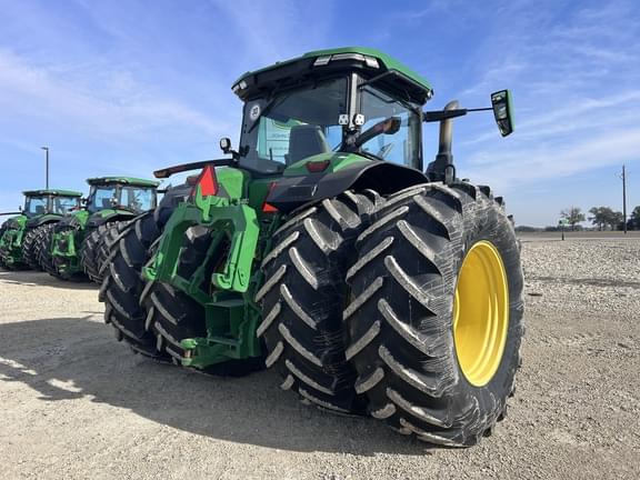 Image of John Deere 8R 340 equipment image 2